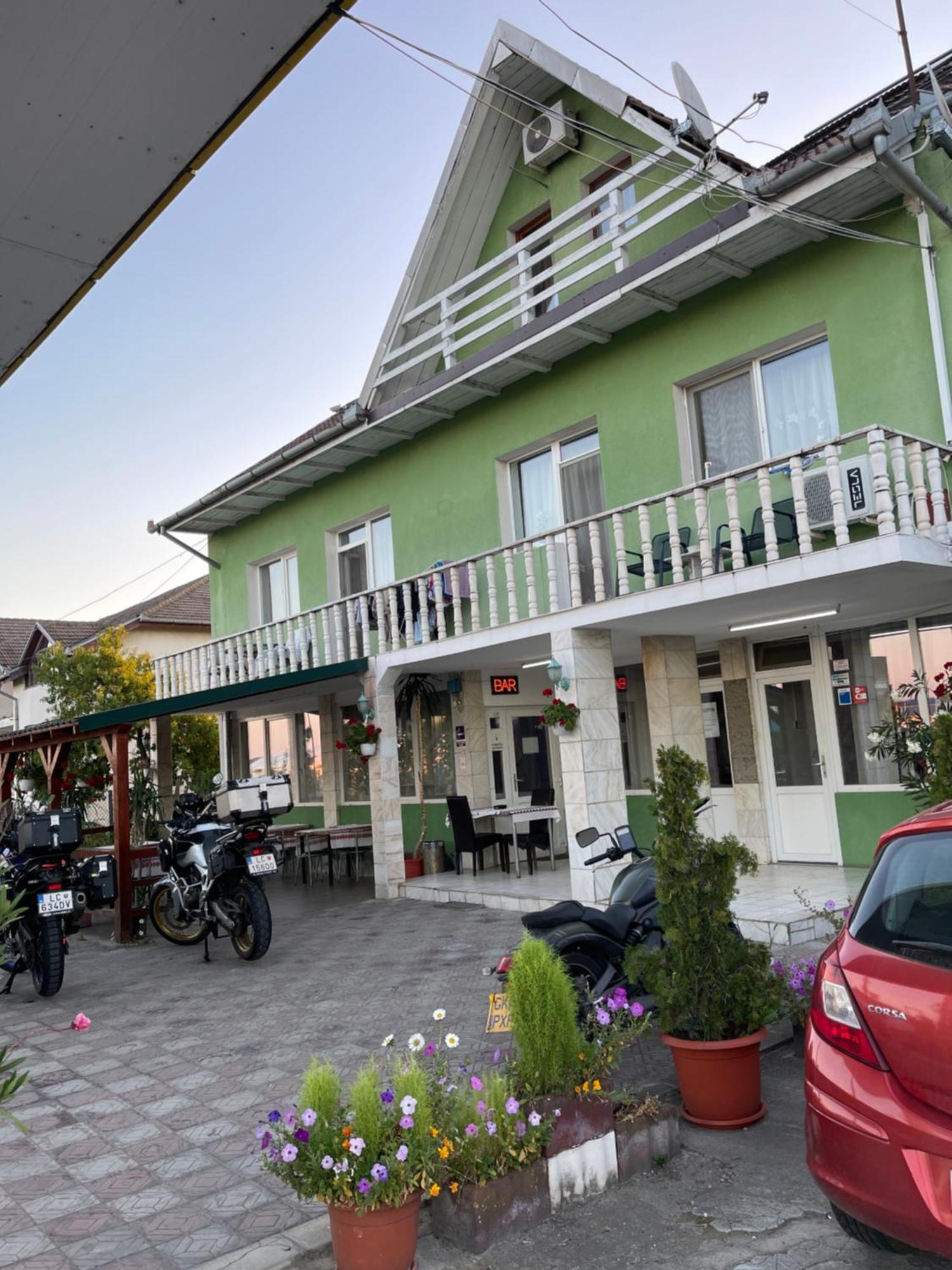 Pensiunea Simina Caransebeş Buitenkant foto