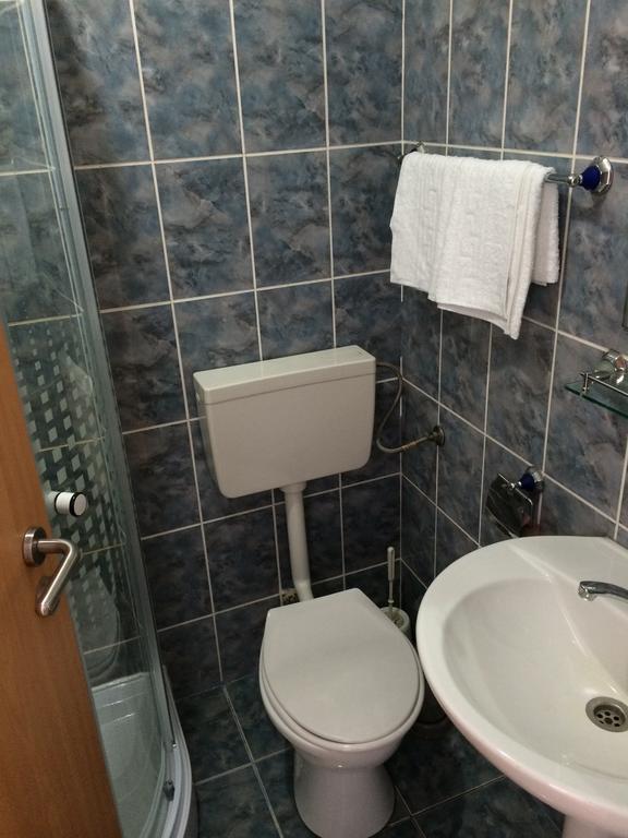 Pensiunea Simina Caransebeş Buitenkant foto